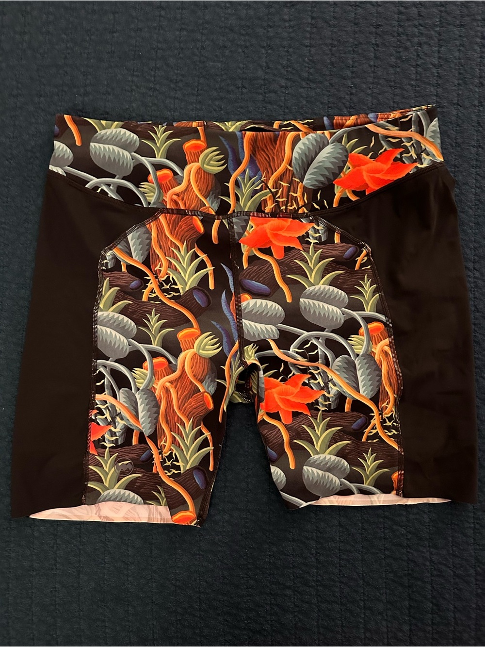 Women’s Janji running shorts XL 7” Pace Shorts retired print